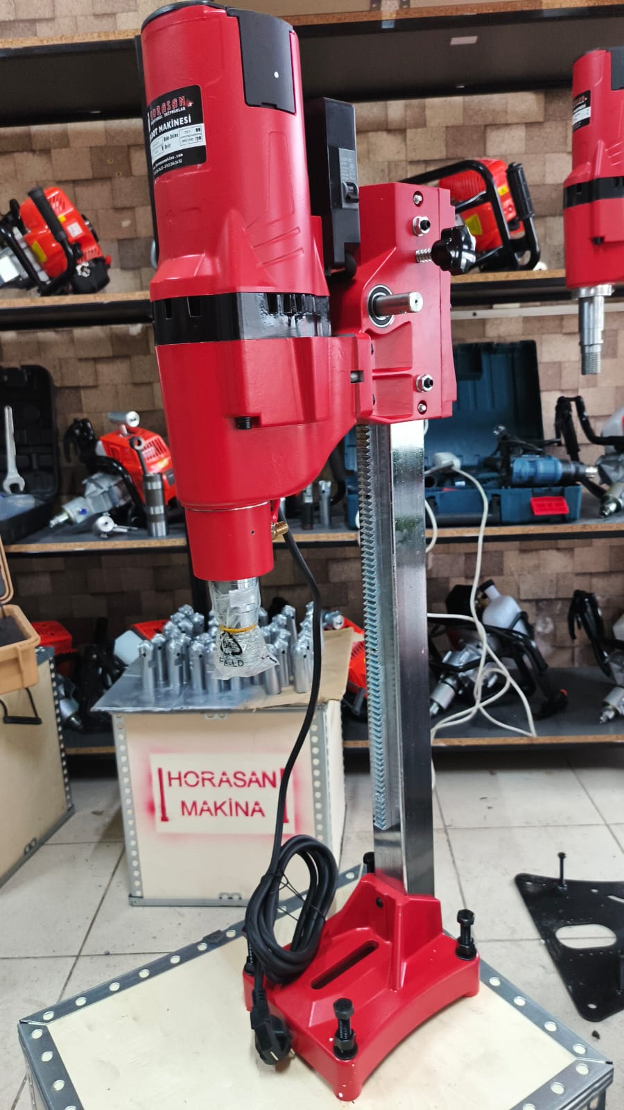 ELEKTRİKLİ SEHPALI SONDAJ VE KAROT MAKİNASI 3850 WT